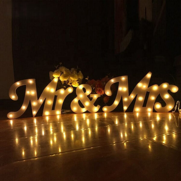 Letras luminosas LED «LOVE» de 5 pés para decoração em casamentos
