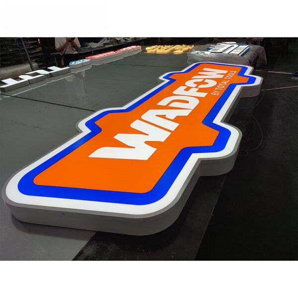 Custom 3D LED Pole Light Box for Street Advertising Displays