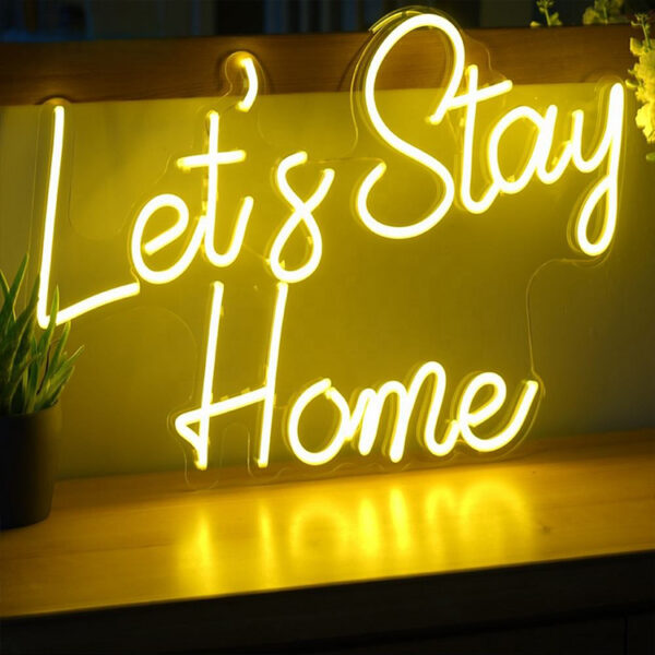Letreiro personalizado em acrílico com LED e efeito néon para a promoção da marca na parede de um restaurante