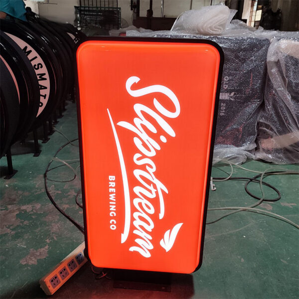 Outdoor Oval Acrylic LED Vacuum-Formed Light Box for Storefront Advertising