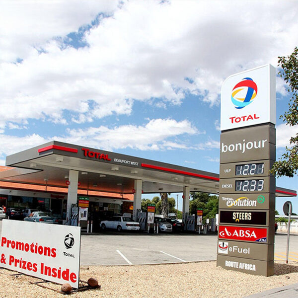Roadside Gas Station Digital Poster Pylon with Remote Display Control
